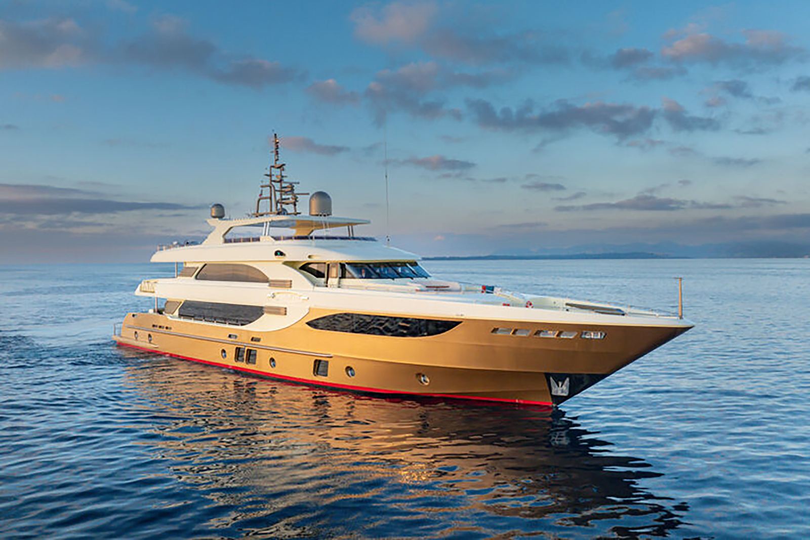 M/Y Victon 41m paint repairs and metallic blending at Ocean Marina, Thailand